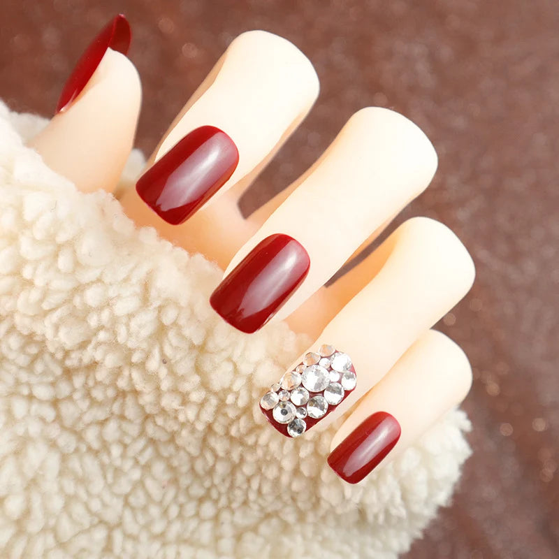 Press-On Nail Set Glossy Salon Finish Chip-Resistant