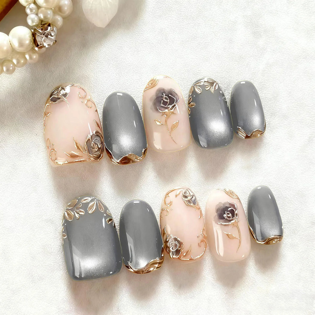 Press-On Nail Set Gold-Accent Peel & Stick Long-Lasting
