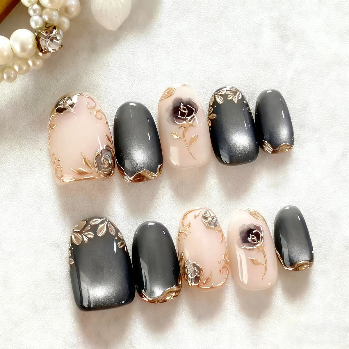 Press-On Nail Set Gold Floral Comfort Fit & Easy Application