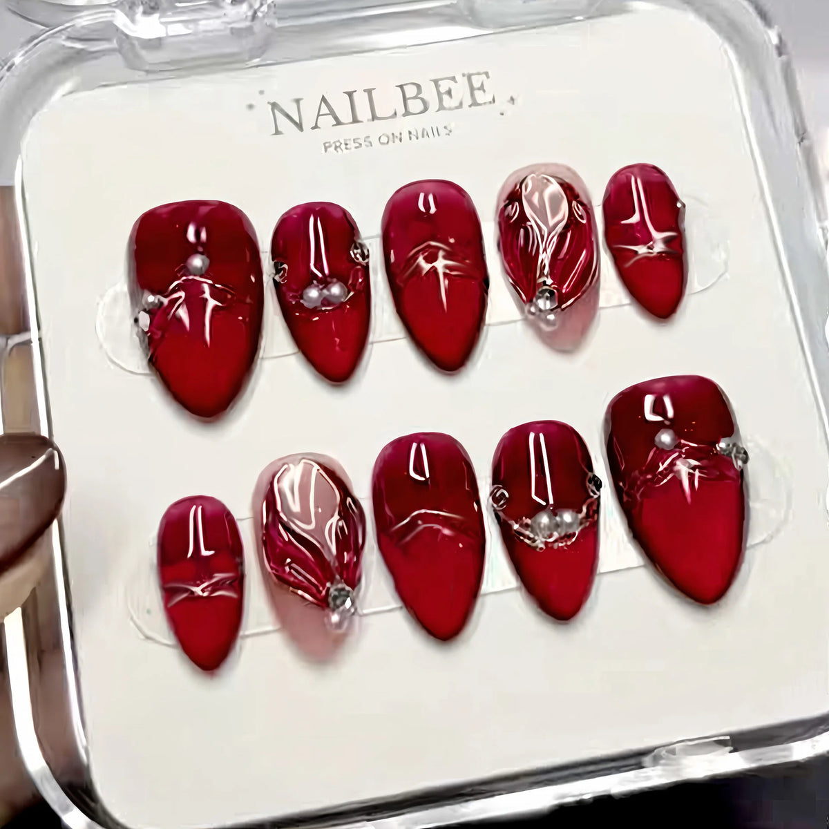 Press-On Nail Set Gold & Pearl Accents Long-Lasting Wear