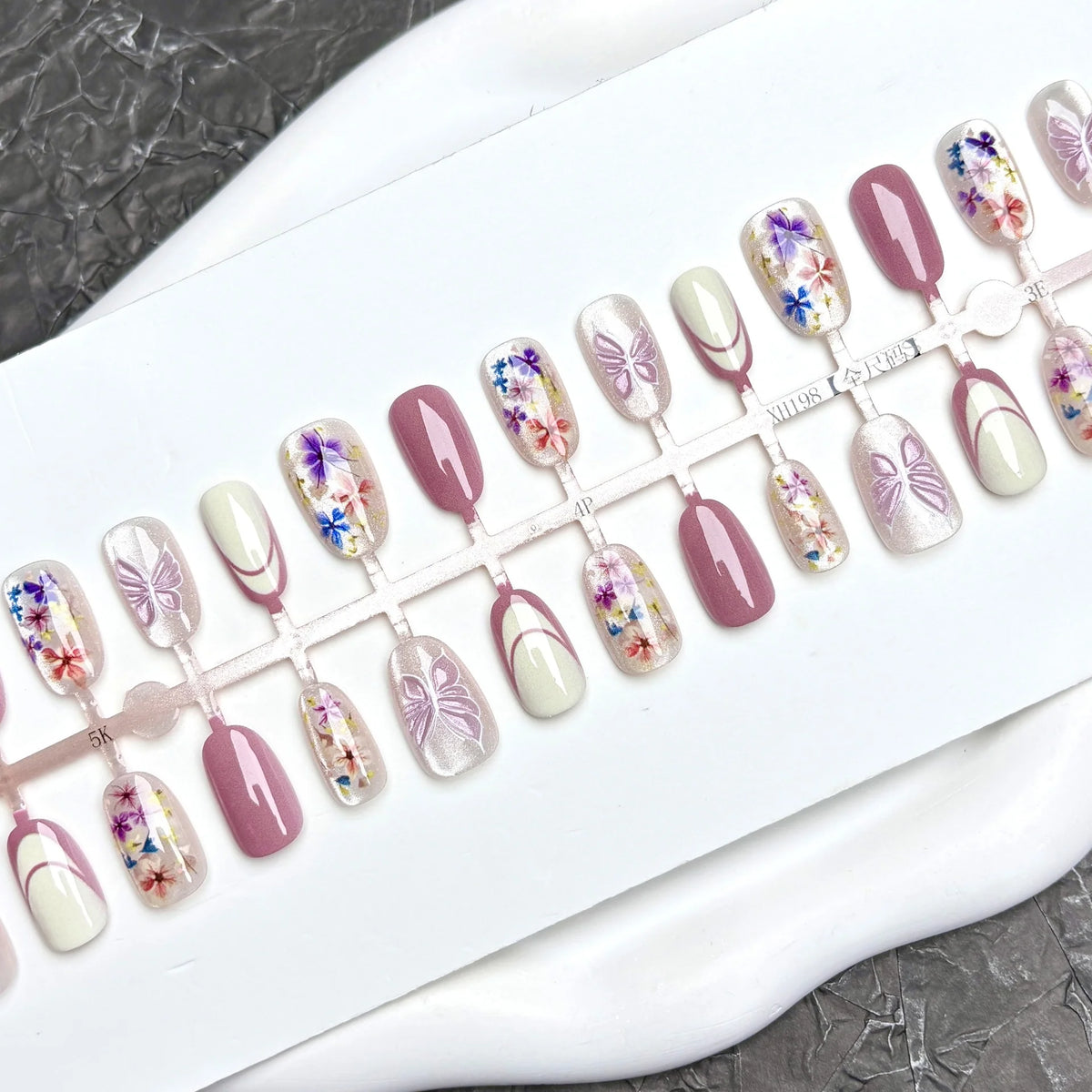 Press-On Nail Set Hand-Painted Floral Easy Application & Reusable