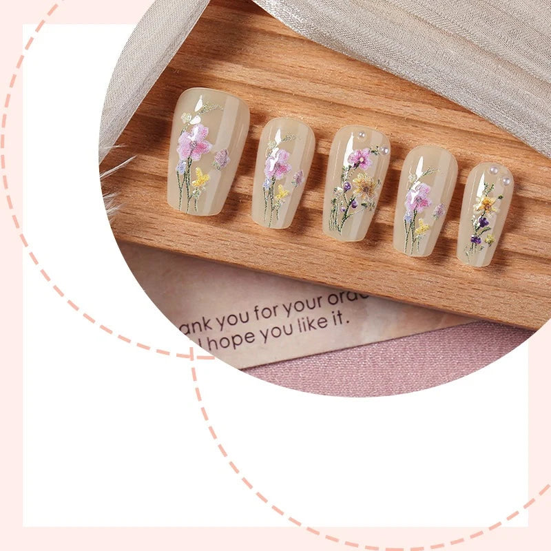 Press-On Nail Set Handcrafted Floral 24 Pieces