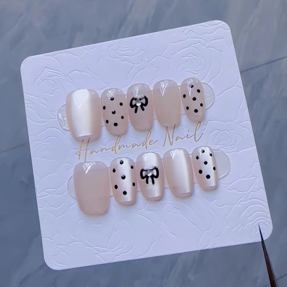 Press-On Nail Set Handmade Cat Eye & Bow