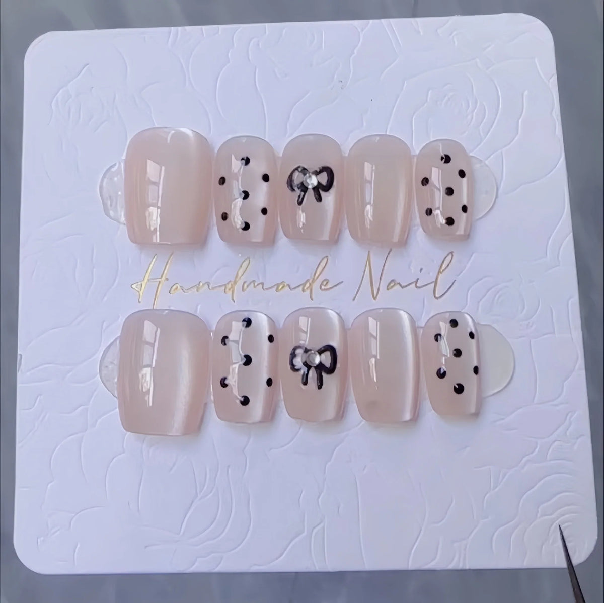 Press-On Nail Set Handmade Cat Eye & Bow