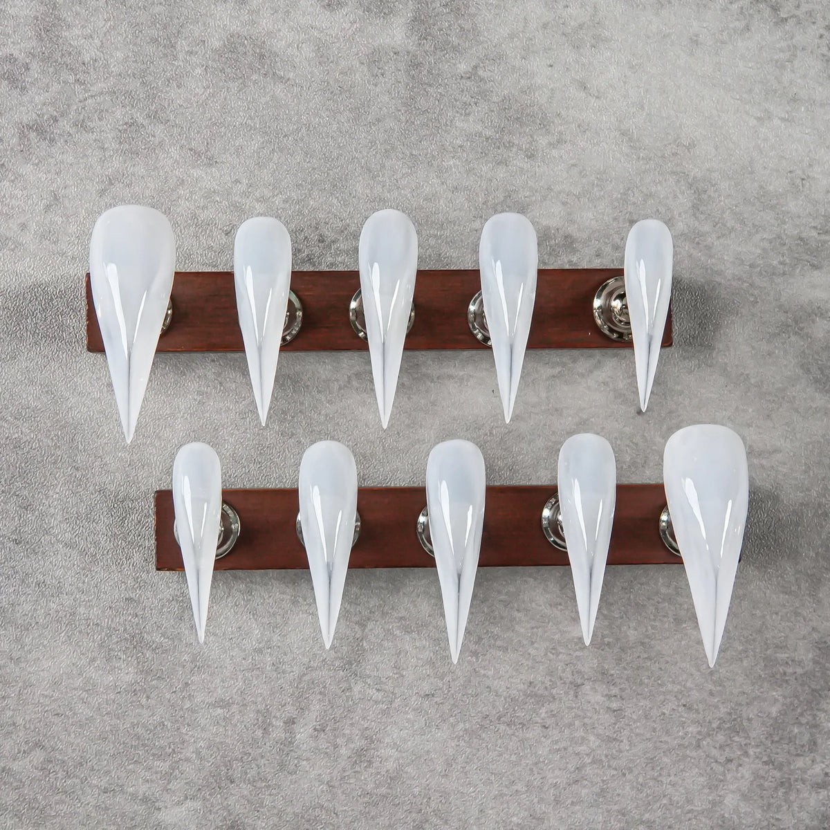Press-On Nail Set High-Pointed Stiletto Easy-Apply & Reusable
