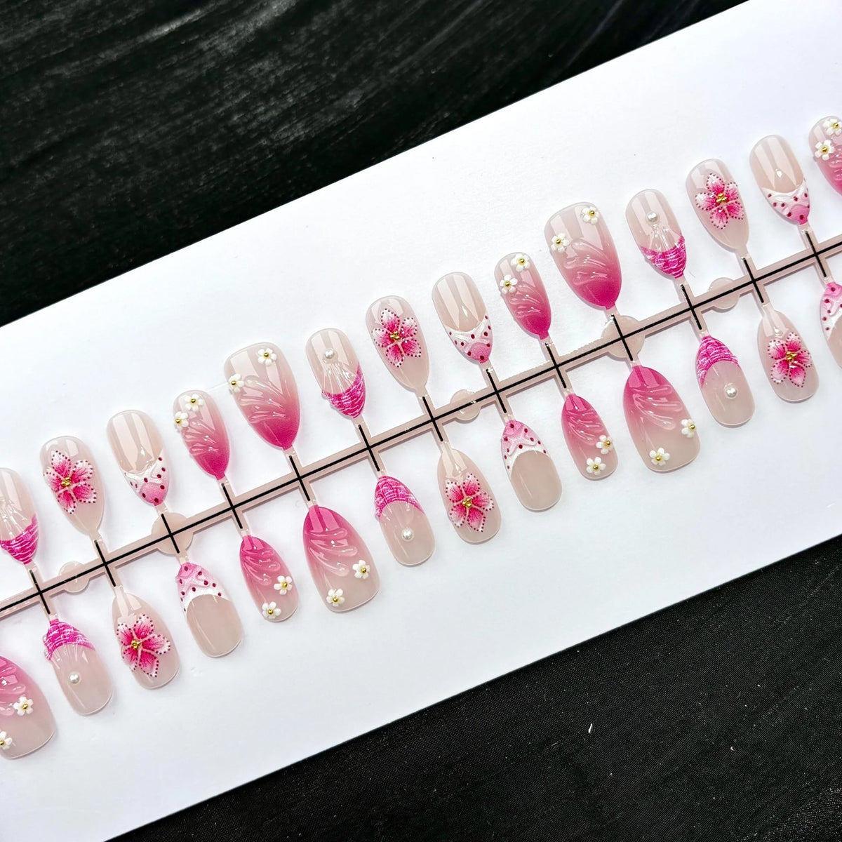 Press-On Nail Set Intricate Floral Design Varied Sizes Long-Lasting