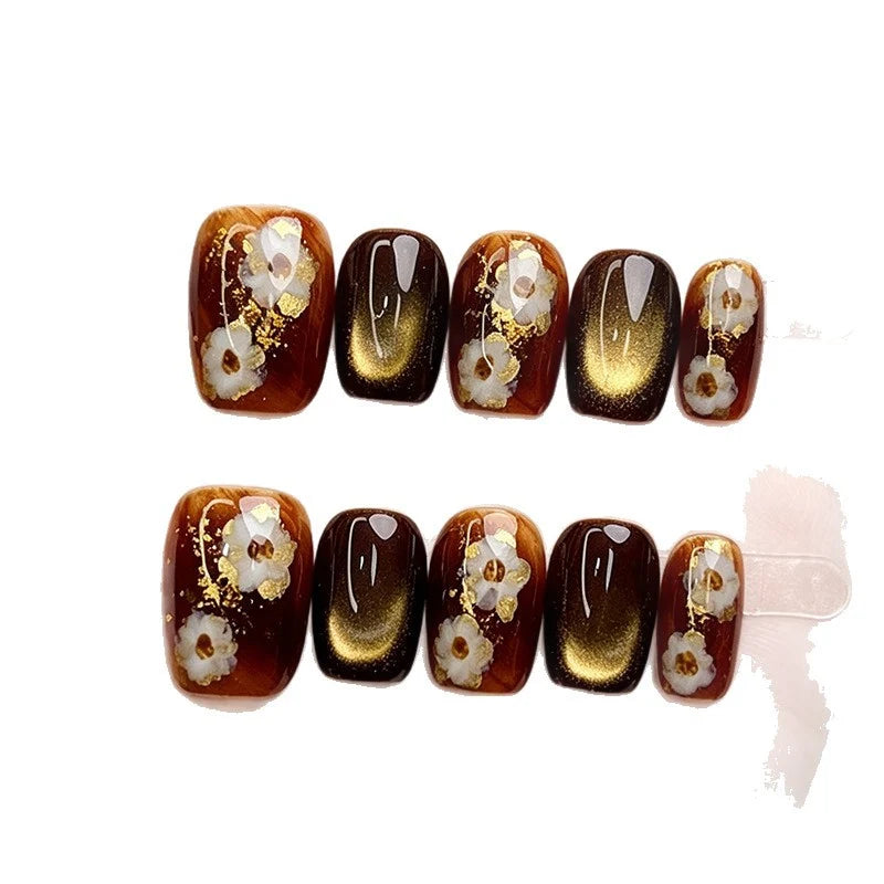 Press-On Nail Set Intricate Floral & Easy Application