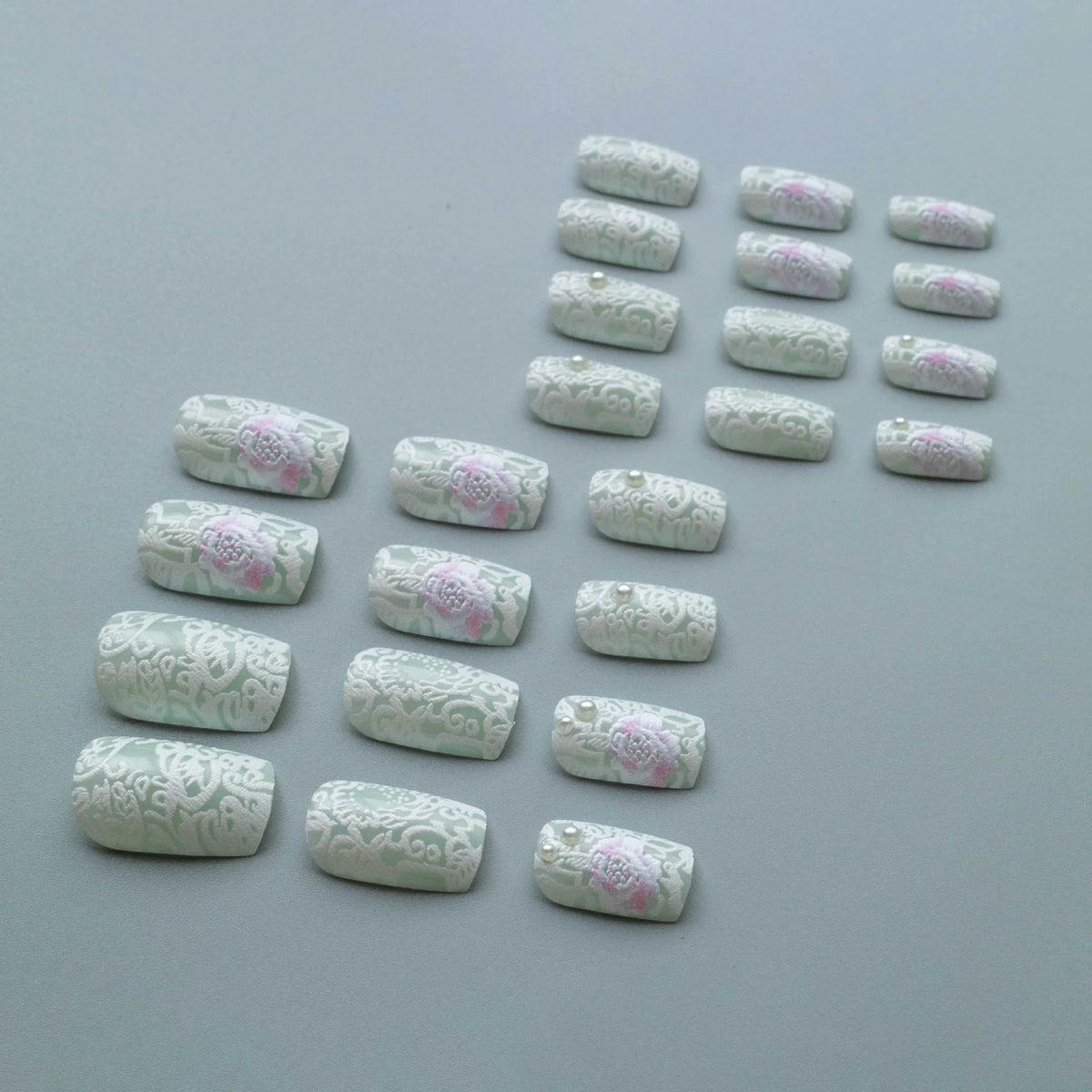 Press-On Nail Set Intricate Floral Lace Gel-Look Finish