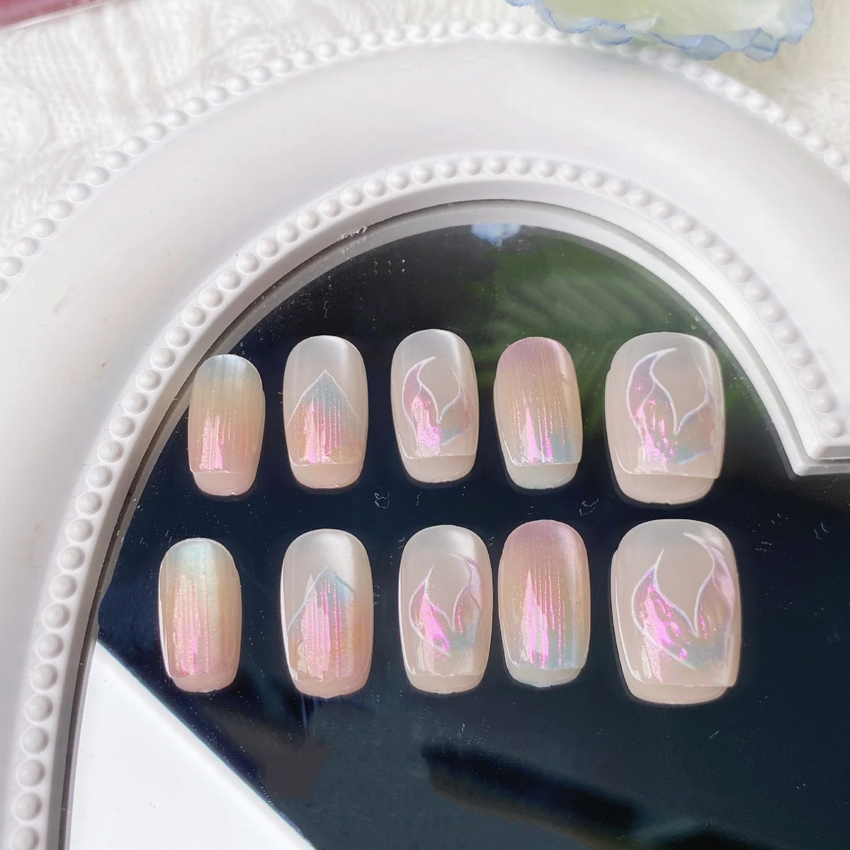 Press-On Nail Set Iridescent Floral Glue-Free & Chip-Resistant