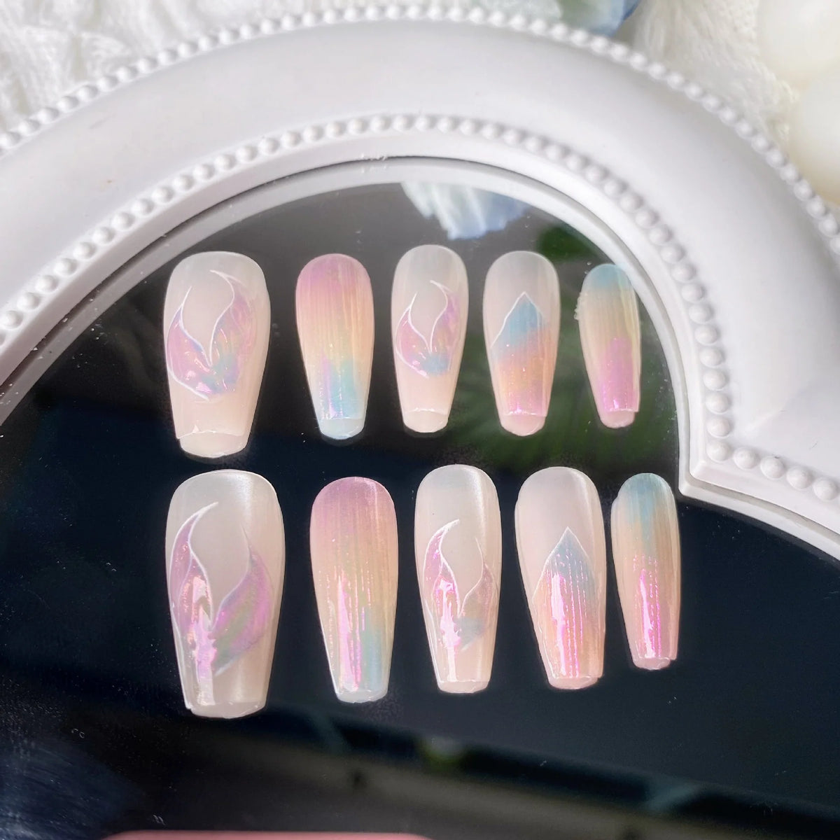 Press-On Nail Set Iridescent Floral Self-Adhesive