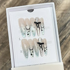 Press-On Nail Set Lightweight & Reusable Adhesive Strips