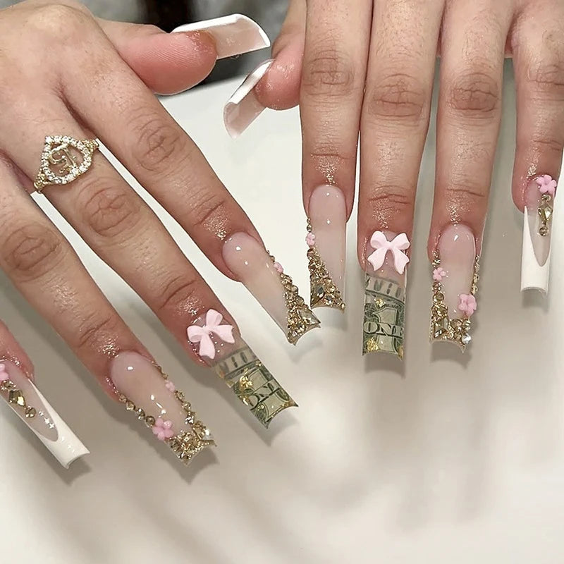 Press-On Nail Set Luxurious Embellishments & Easy Application