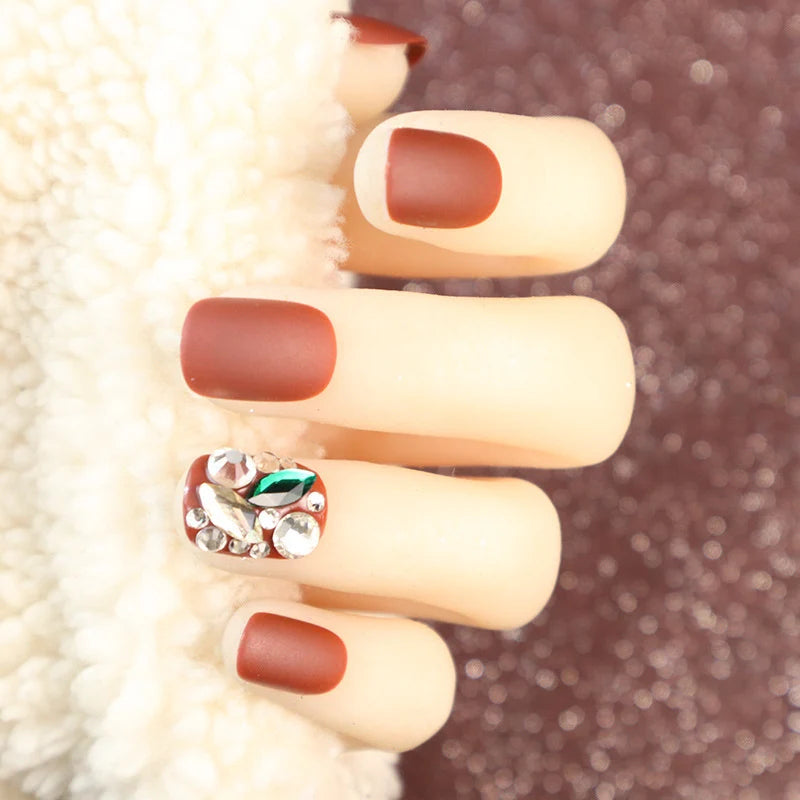 Press-On Nail Set Matte Finish & Crystal Accents