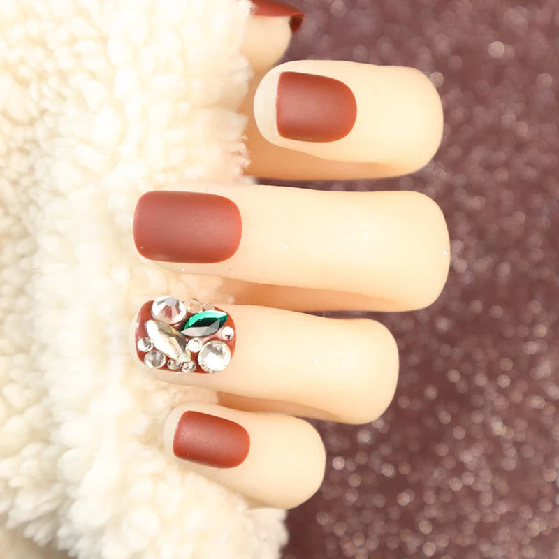 Press-On Nail Set Matte Finish & Crystal Accents