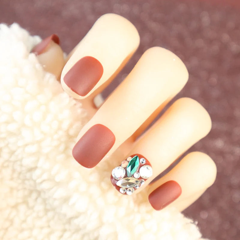 Press-On Nail Set Matte Finish & Crystal Accents