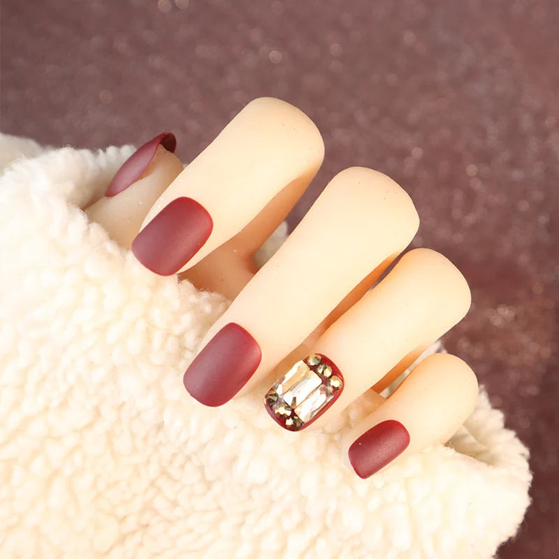 Press-On Nail Set Matte Finish & Crystal Accents Reusable