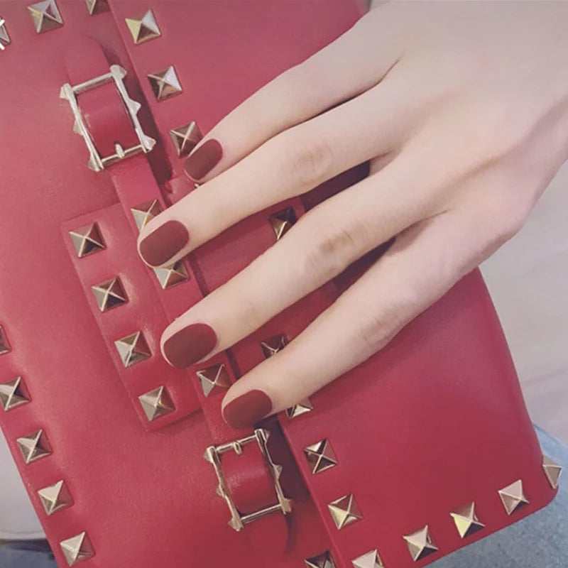 Press-On Nail Set Matte Finish & Easy Application
