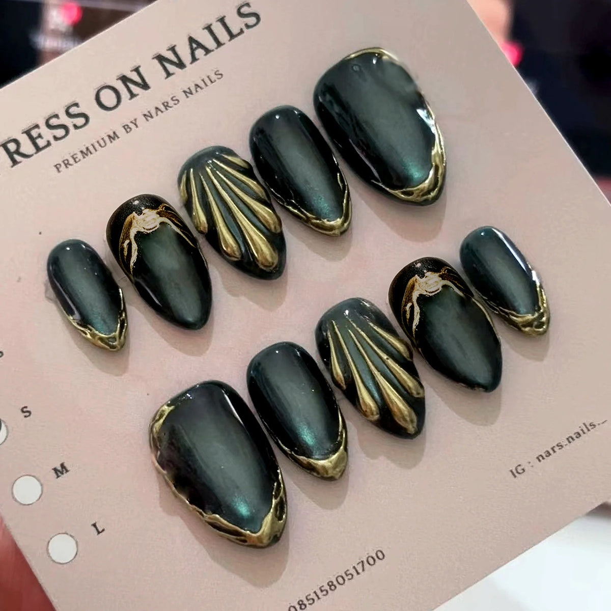 Press-On Nail Set Metallic Accents Glue-Free & Reusable