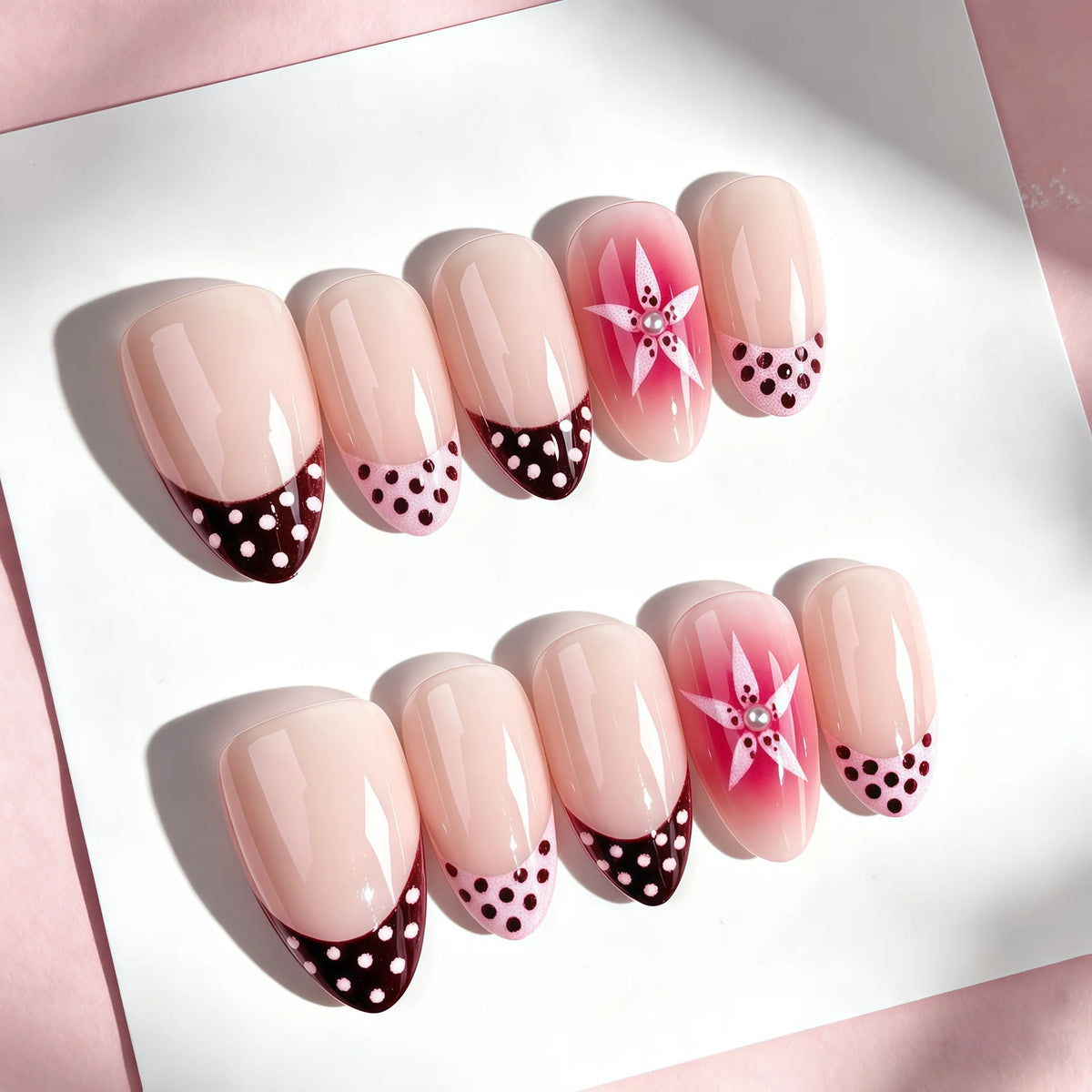 Press-On Nail Set Non-Toxic Artistic Design