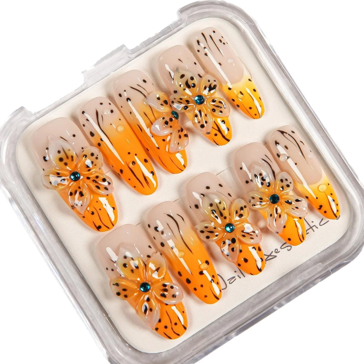 Press-On Nail Set Ombre Gradient & Floral Accents Portable Case