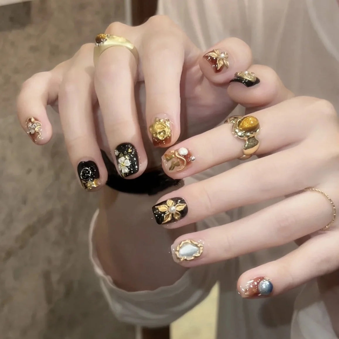 Press-On Nail Set Pearl-Embellished Floral & Geometric Reusable