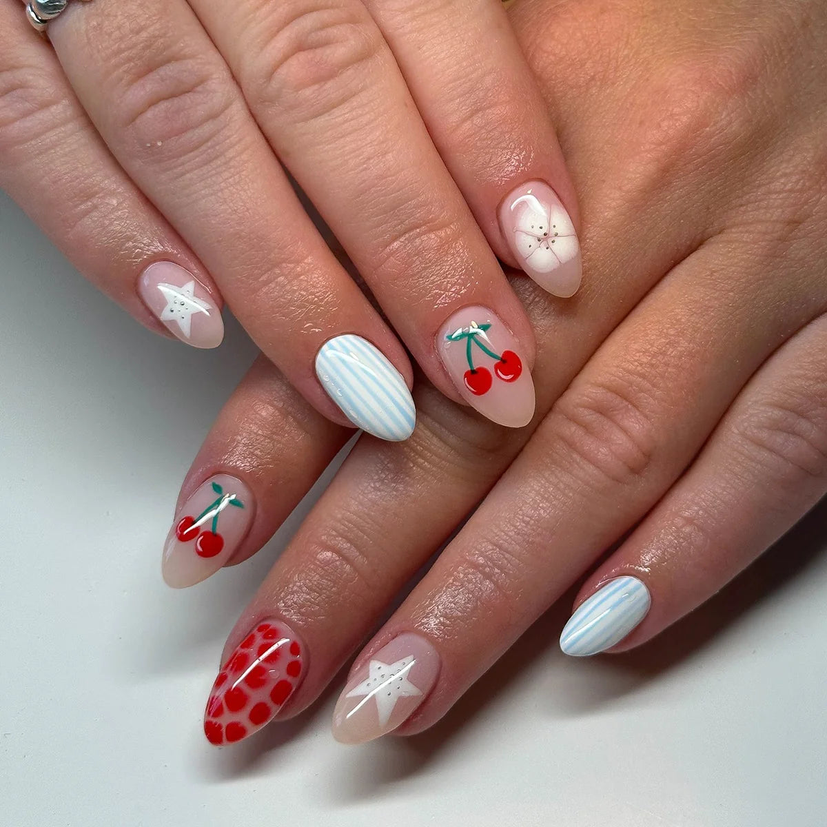 Press-On Nail Set Peel-And-Press Cherry Star Stripe