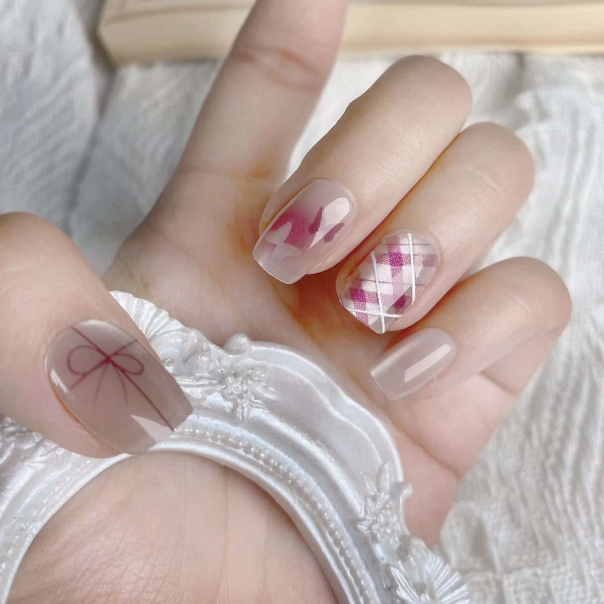 Press-On Nail Set Plaid & Bow Salon-Quality Reusable