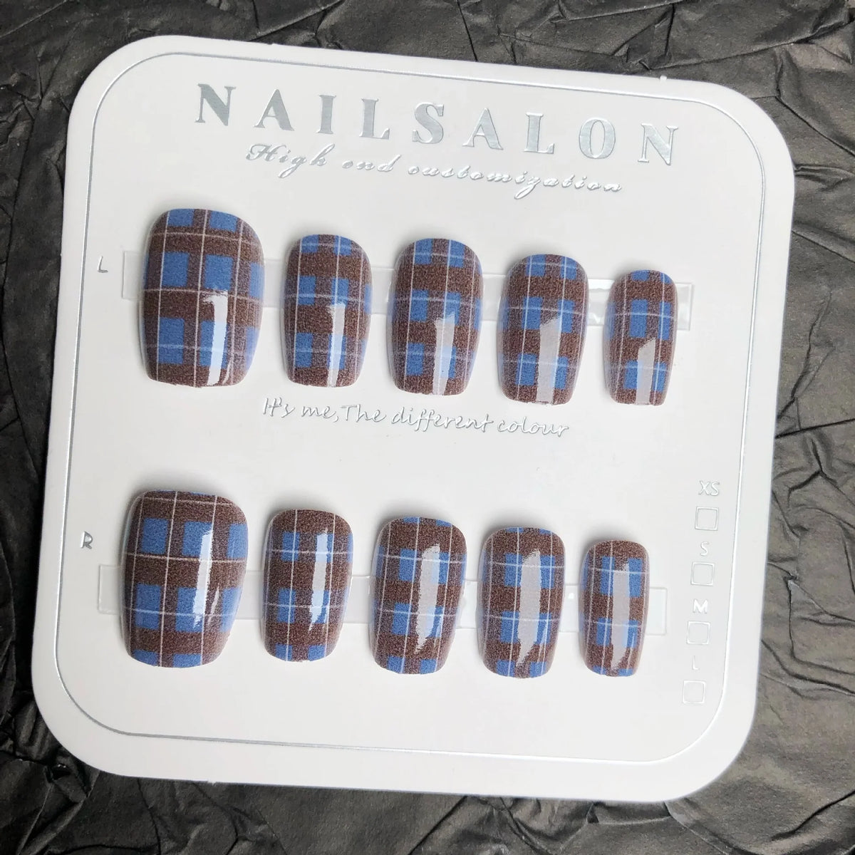 Press-On Nail Set Plaid Pattern Easy Application Multiple Sizes