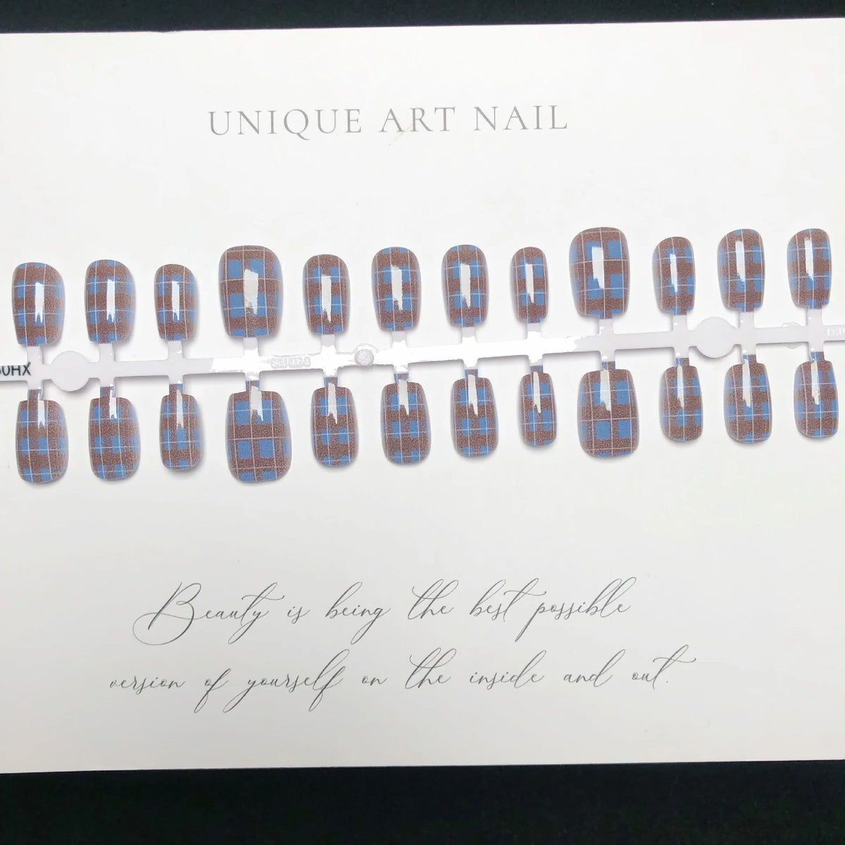 Press-On Nail Set Plaid Pattern Easy Application Multiple Sizes