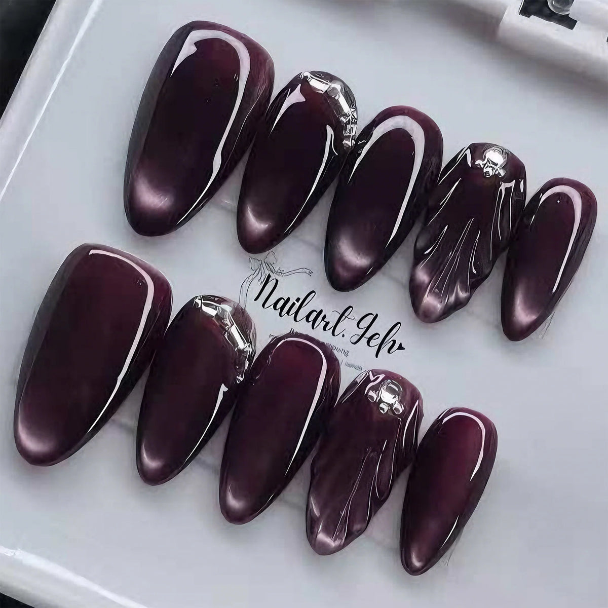 Press-On Nail Set Pointed Glossy Multiple Sizes