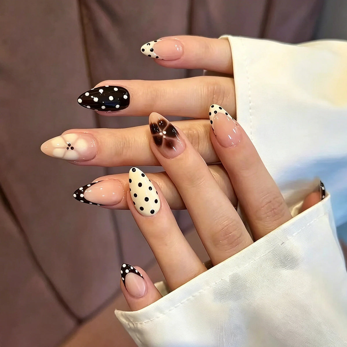Press-On Nail Set Pointed Shape Polka Dot Ombre Reusable