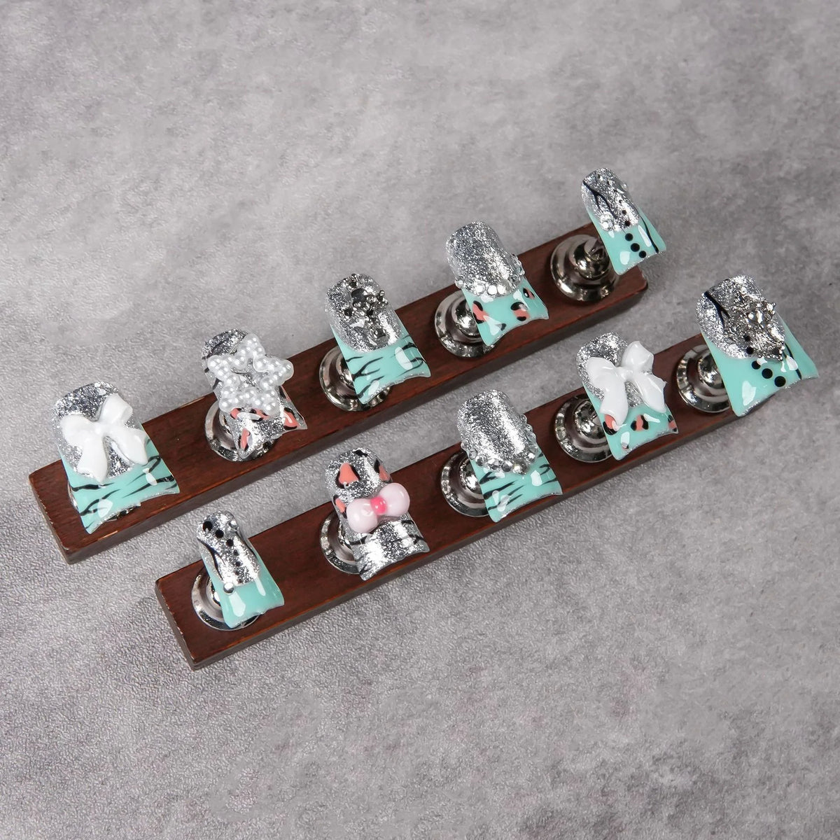 Press-On Nail Set Pre-Glued Glitzy Silver Accents Ergonomic Fit
