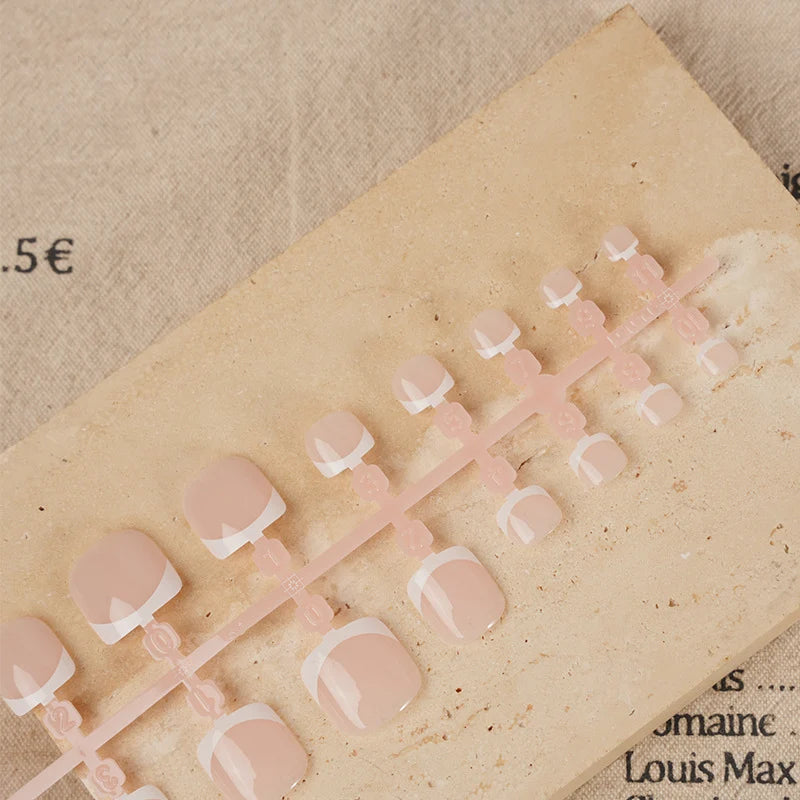 Press-On Nail Set Pre-Glued & Reusable Classic French Tip