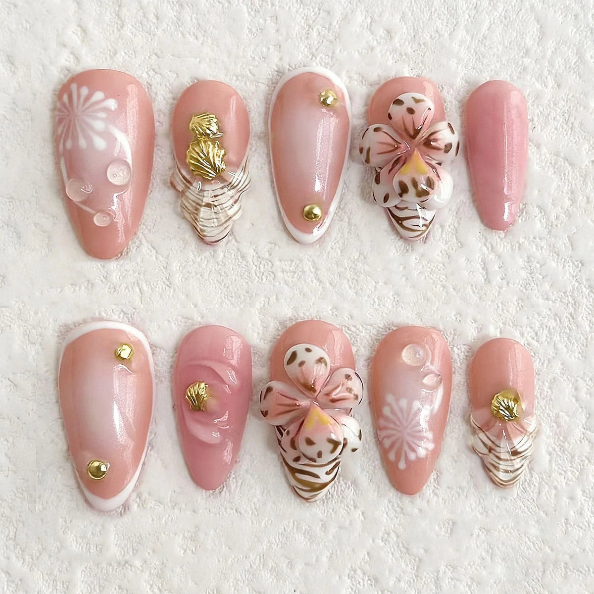Press-On Nail Set Reusable Shell & Floral Gold Accents
