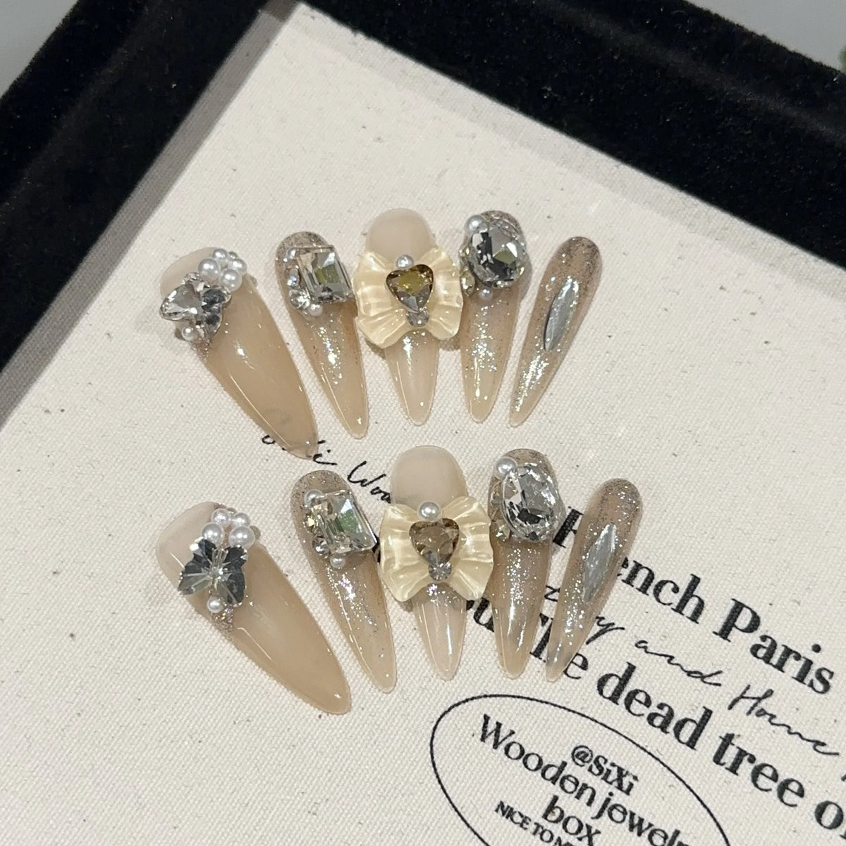 Press-On Nail Set Rhinestone Embellished Self-Adhesive & Reusable