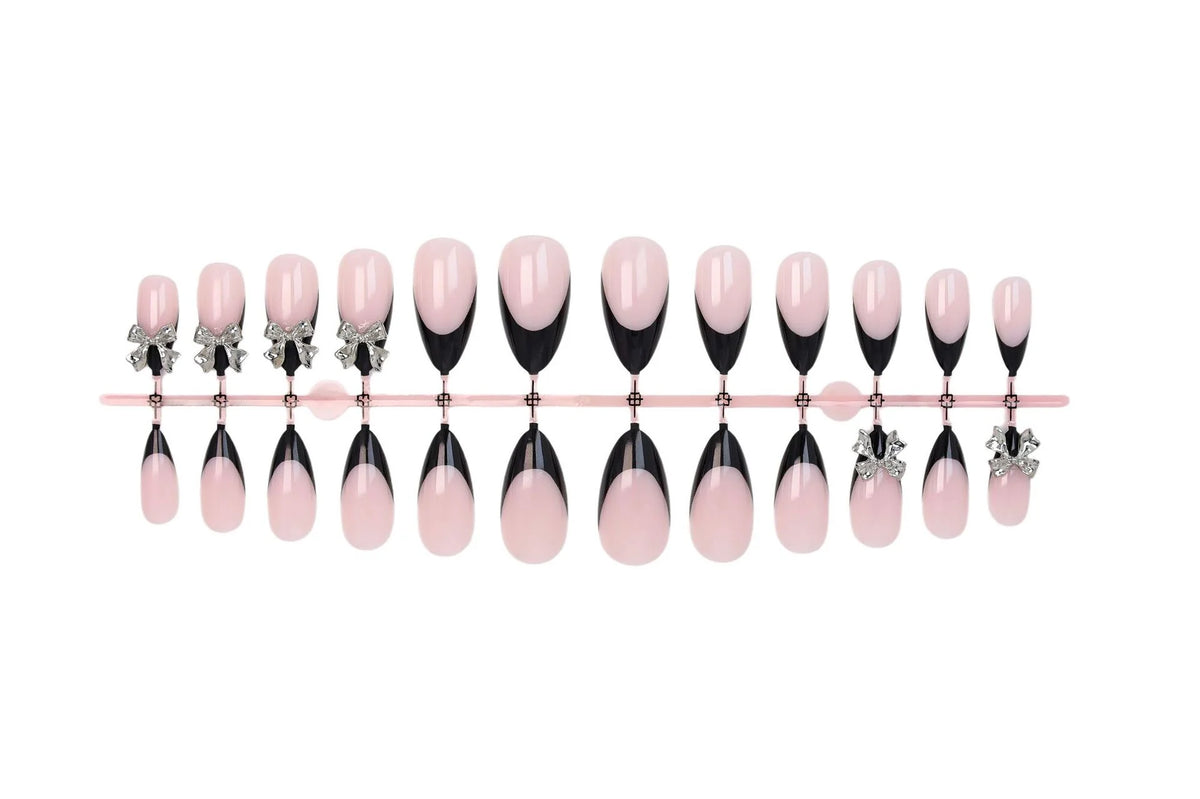 Press-On Nail Set Self-Adhesive Artistic Embellishments