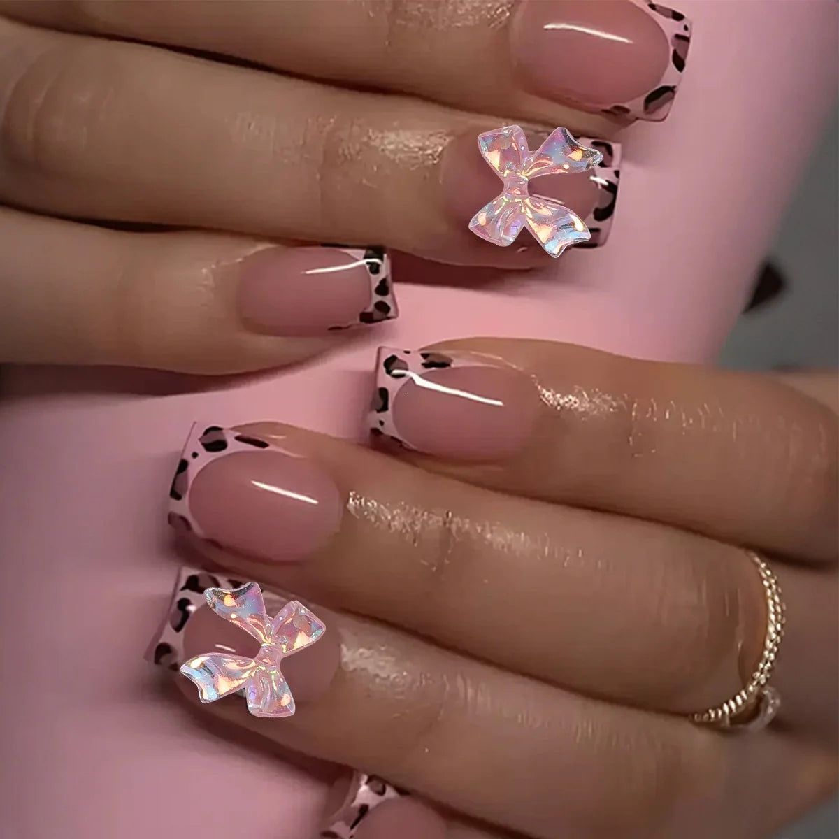 Press-On Nail Set Self-Adhesive Durable Bows & Leopard Print