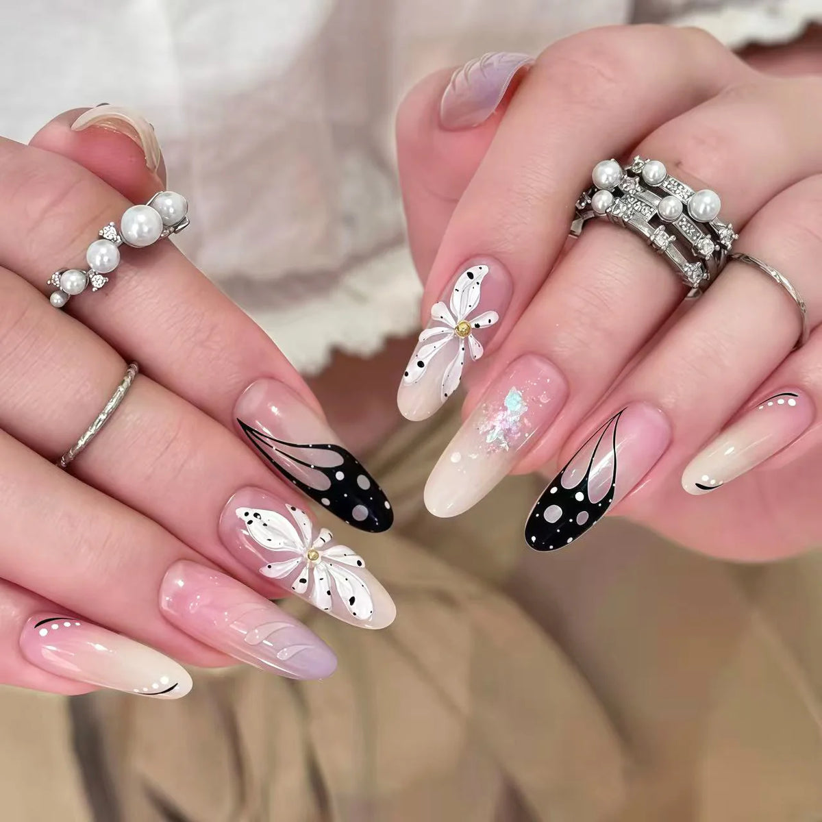 Press-On Nail Set Self-Adhesive Floral & Abstract Long-Lasting