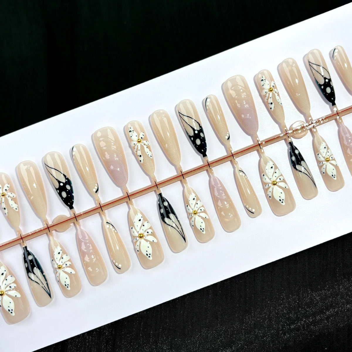 Press-On Nail Set Self-Adhesive Floral & Abstract Long-Lasting
