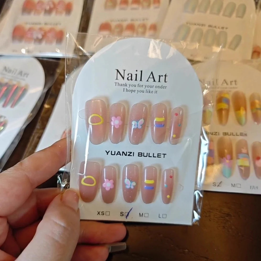 Press-On Nail Set Self-Adhesive Floral Designs