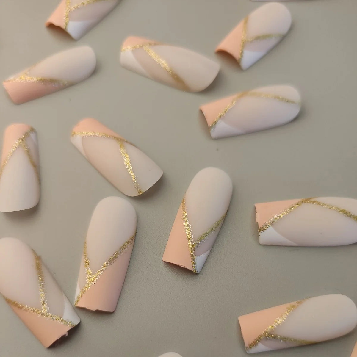 Press-On Nail Set Self-Adhesive Nude & Gold Accents
