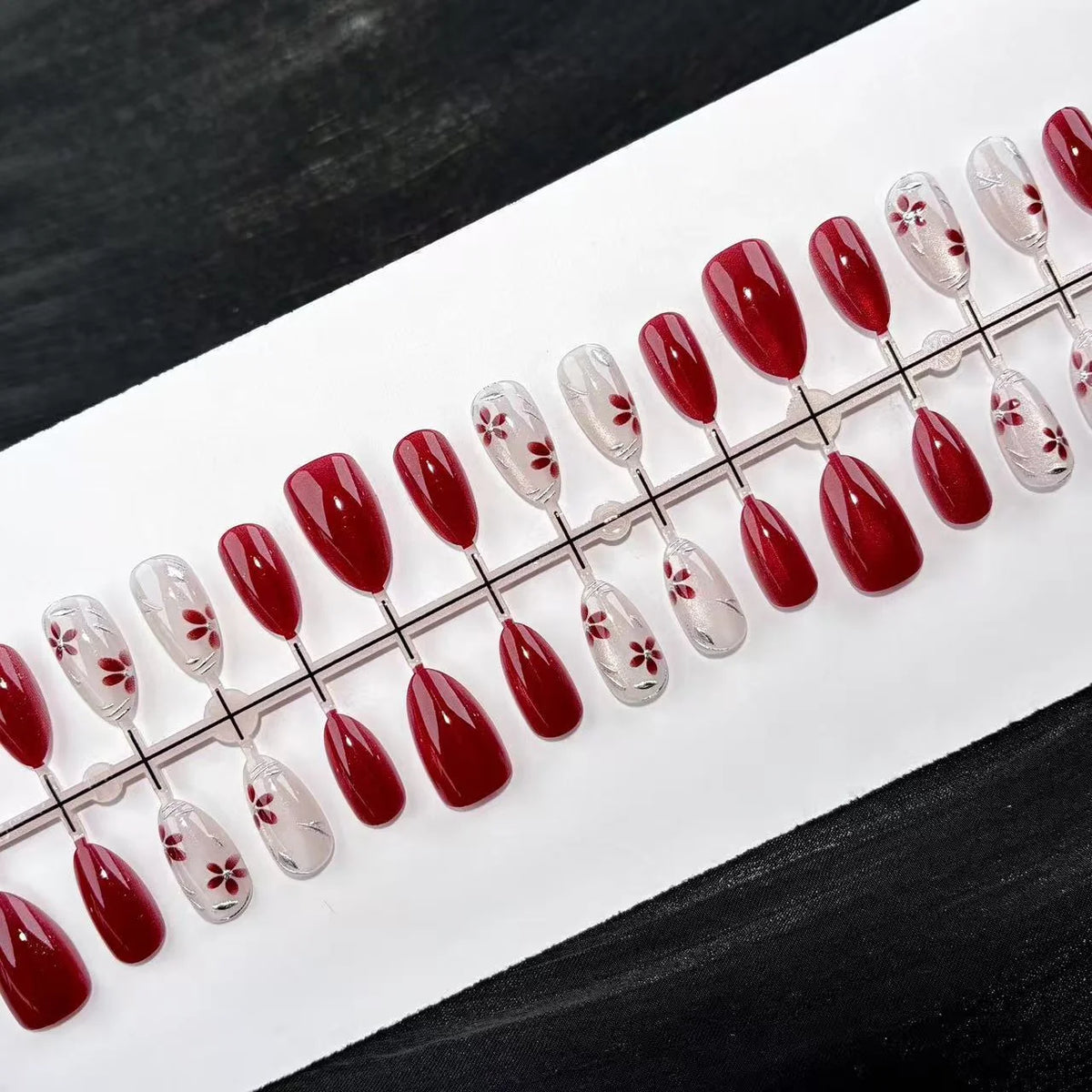 Press-On Nail Set Self-Adhesive Red Floral 24-Piece