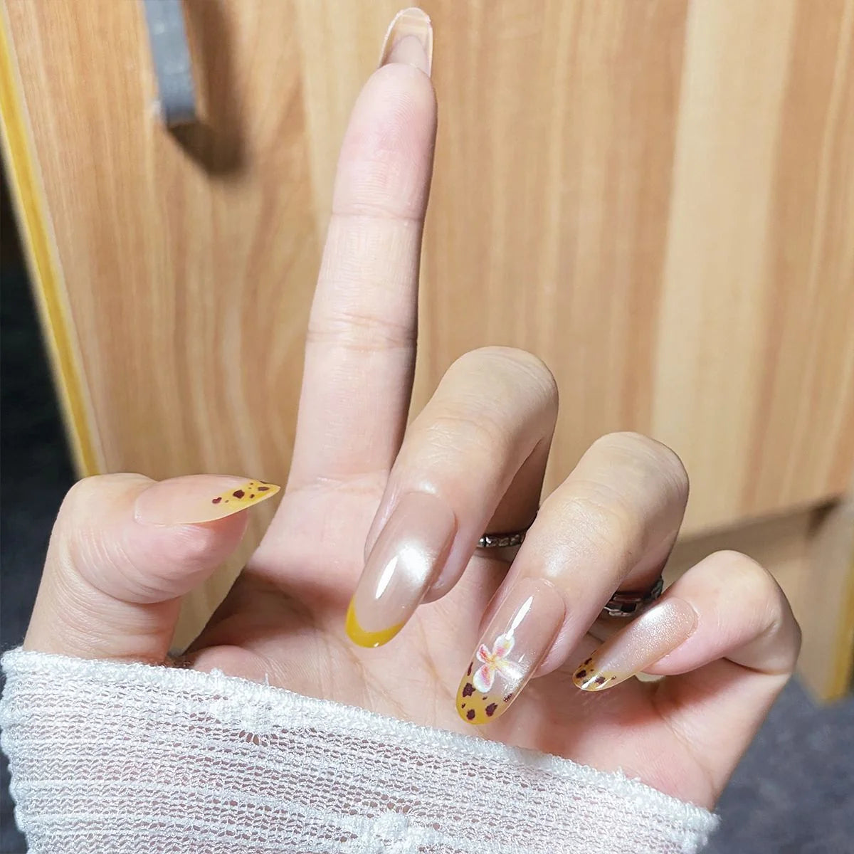 Press-On Nail Set Self-Adhesive Reusable Glitter & Floral