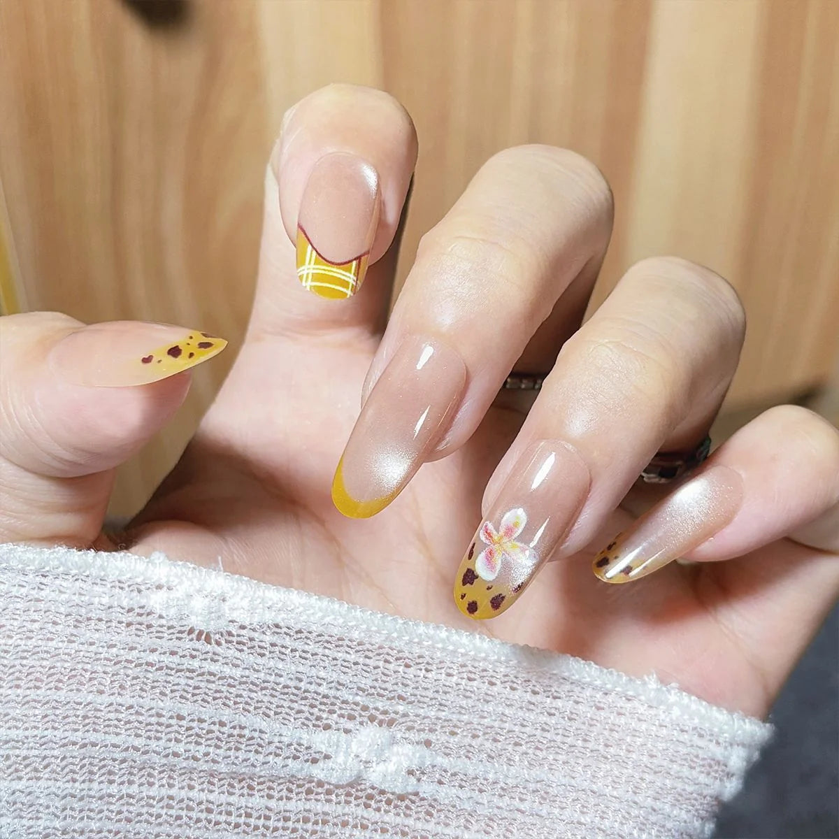Press-On Nail Set Self-Adhesive Reusable Glitter & Floral