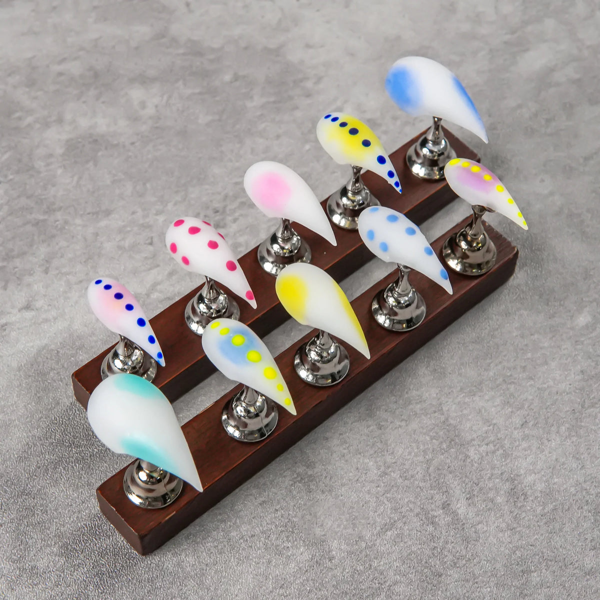 Press-On Nail Set Short Claw Self-Adhesive & Artistic Designs