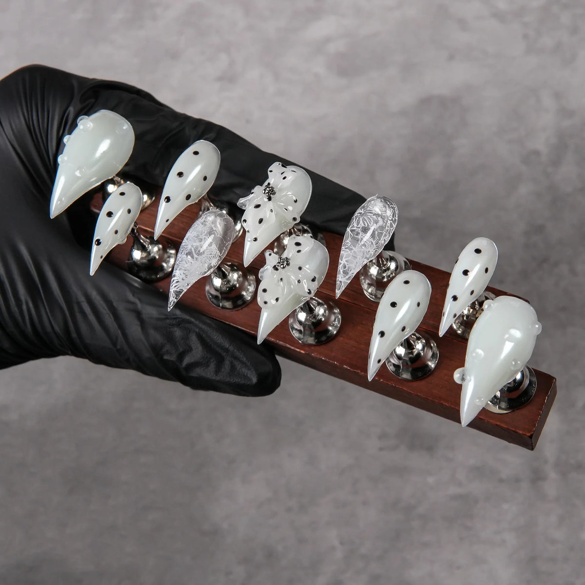 Press-On Nail Set Stiletto Artistic Designs Ready-To-Use Adhesive