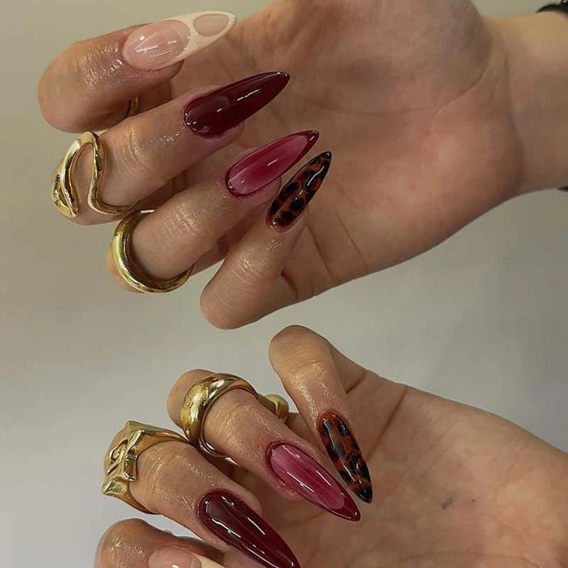 Press-On Nail Set Stiletto Artistic Multiple Sizes
