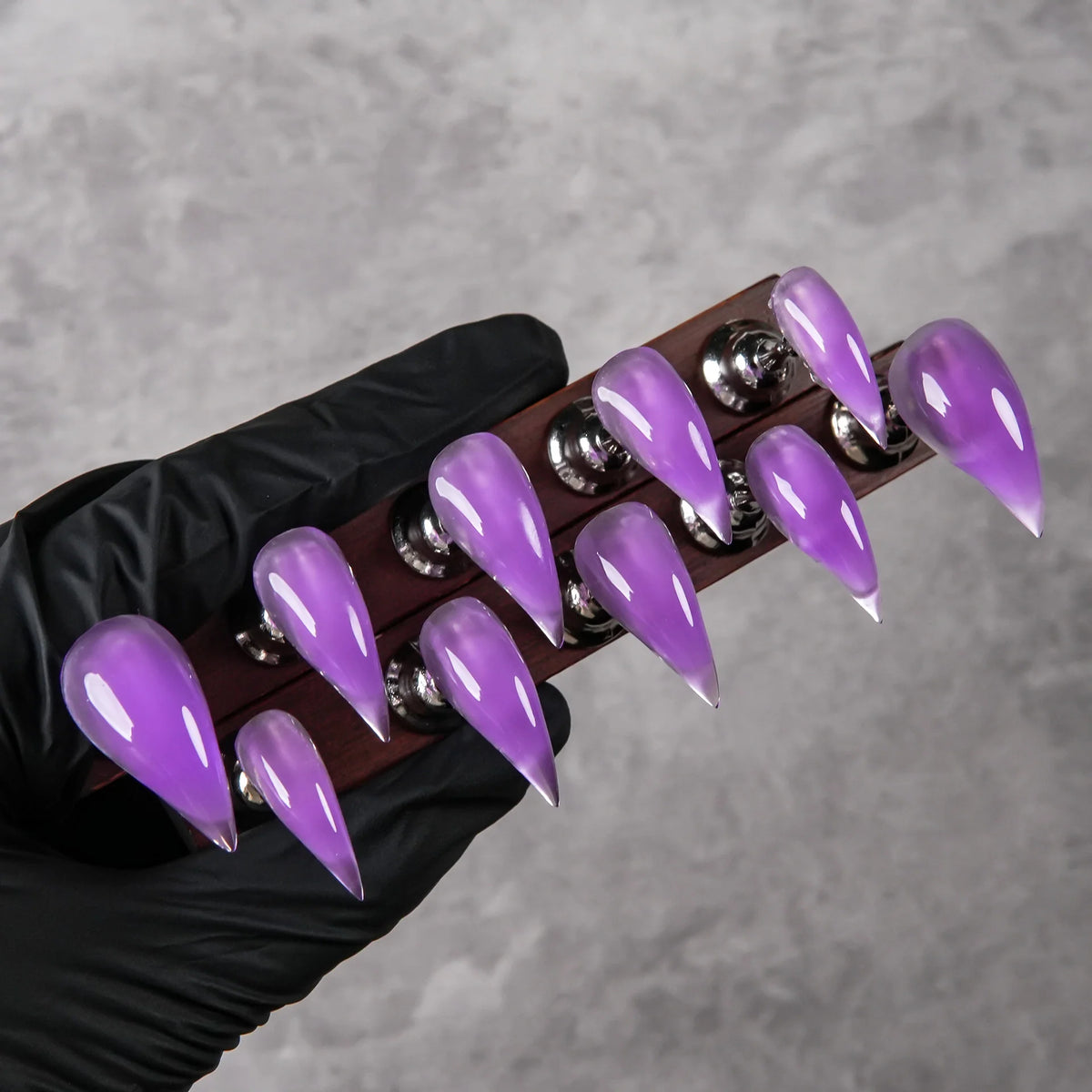 Press-On Nail Set Stiletto & Glossy Finish Adhesive Tabs