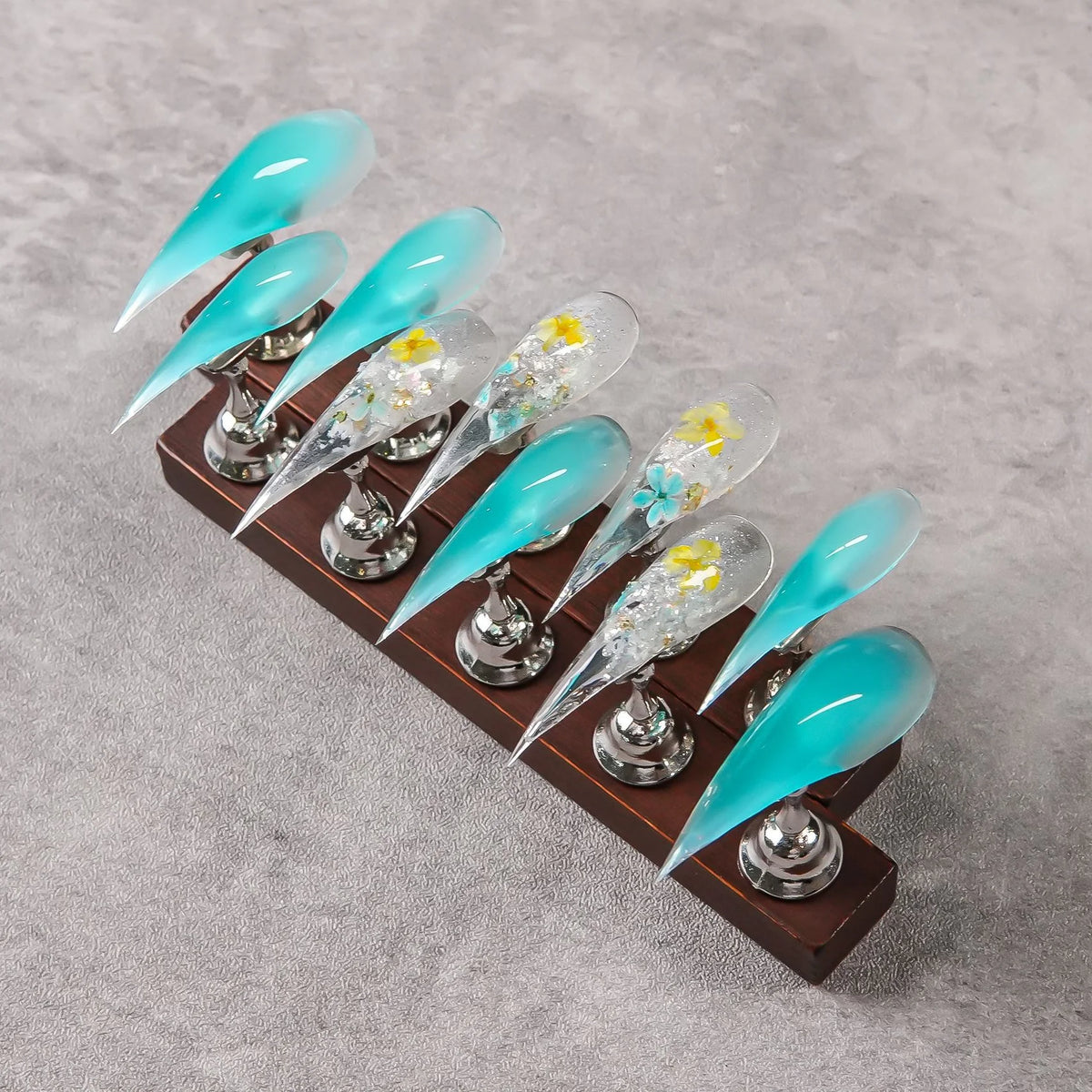 Press-On Nail Set Stiletto & Glossy Finish Adhesive Tabs