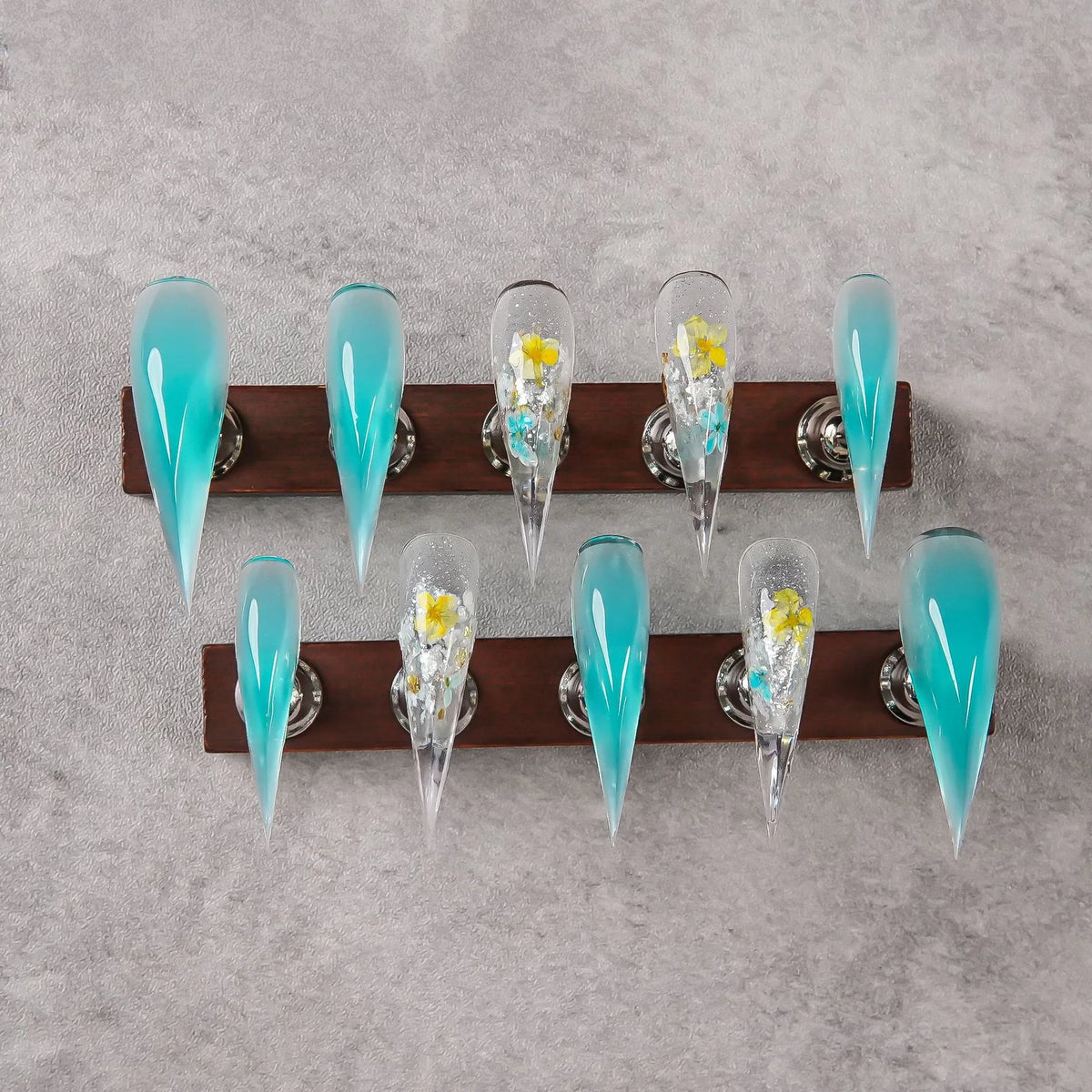 Press-On Nail Set Stiletto & Glossy Finish Adhesive Tabs